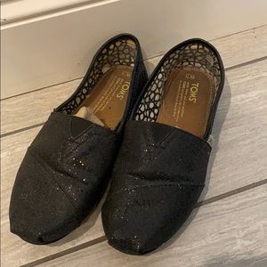 Gently Worn Women’s black sparkle TOMS